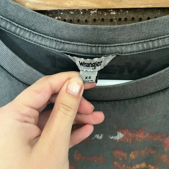 Wrangler Charcoal Gray Tee with Rust Graphic - Picture 2 of 4
